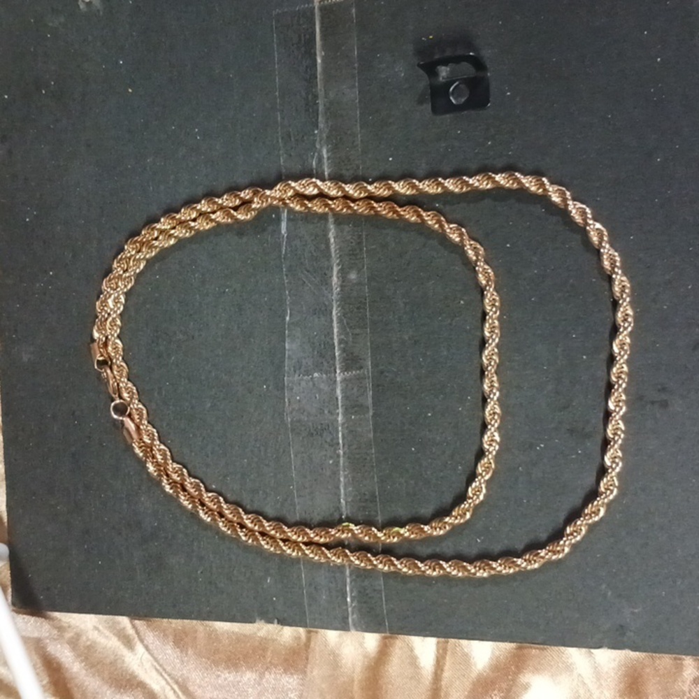 Gold toned 30 inch necklace